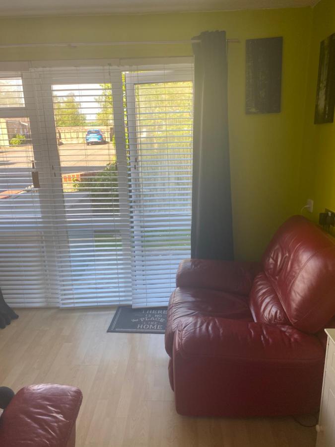Travelling Stop Apartment Суиндън Екстериор снимка