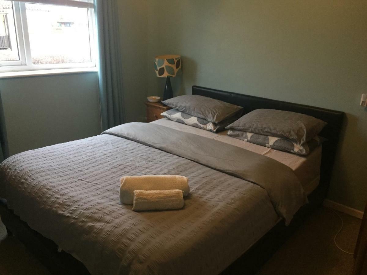 Travelling Stop Apartment Суиндън Екстериор снимка