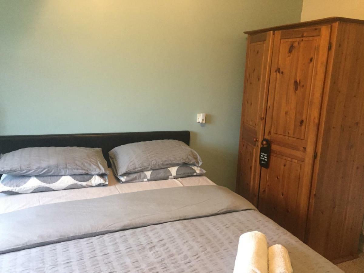 Travelling Stop Apartment Суиндън Екстериор снимка