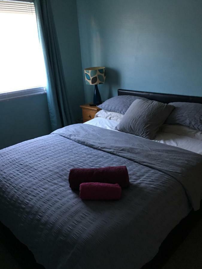 Travelling Stop Apartment Суиндън Екстериор снимка