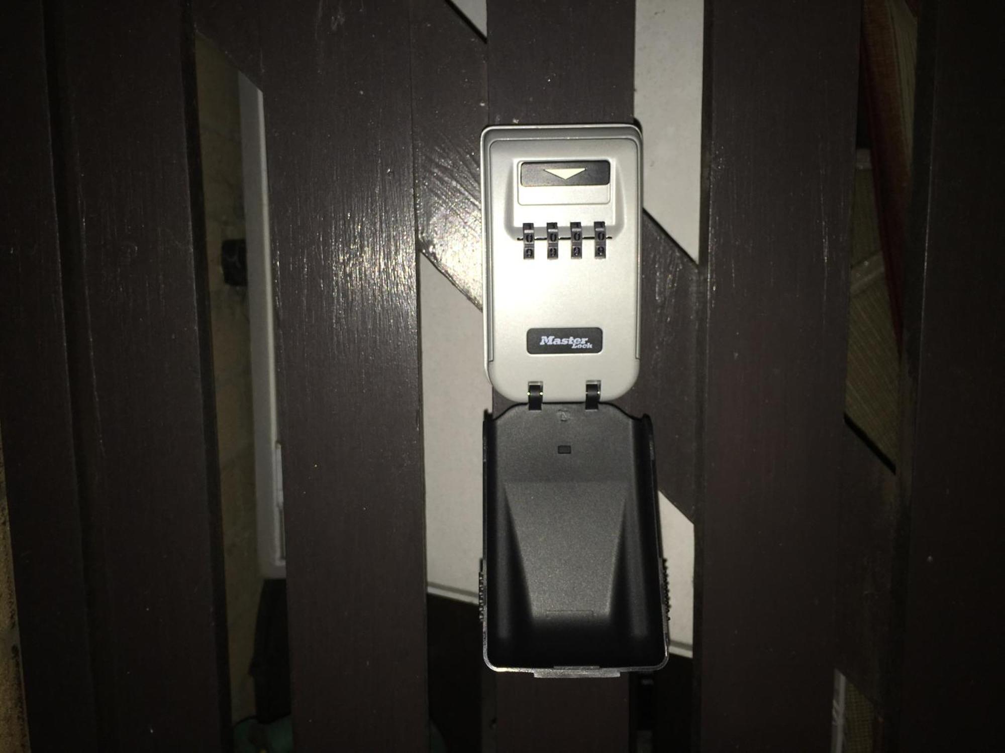 Travelling Stop Apartment Суиндън Екстериор снимка
